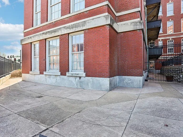 1515 Lafayette Ave #114 — Photo 29