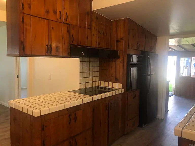 3535 Helix St — Photo 5
