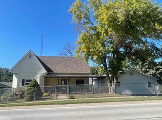 489 E 3rd St, Dallas City, IL 62330