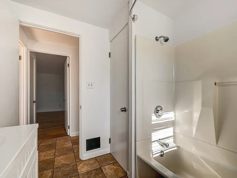 819 Fairview Ave — Photo 12
