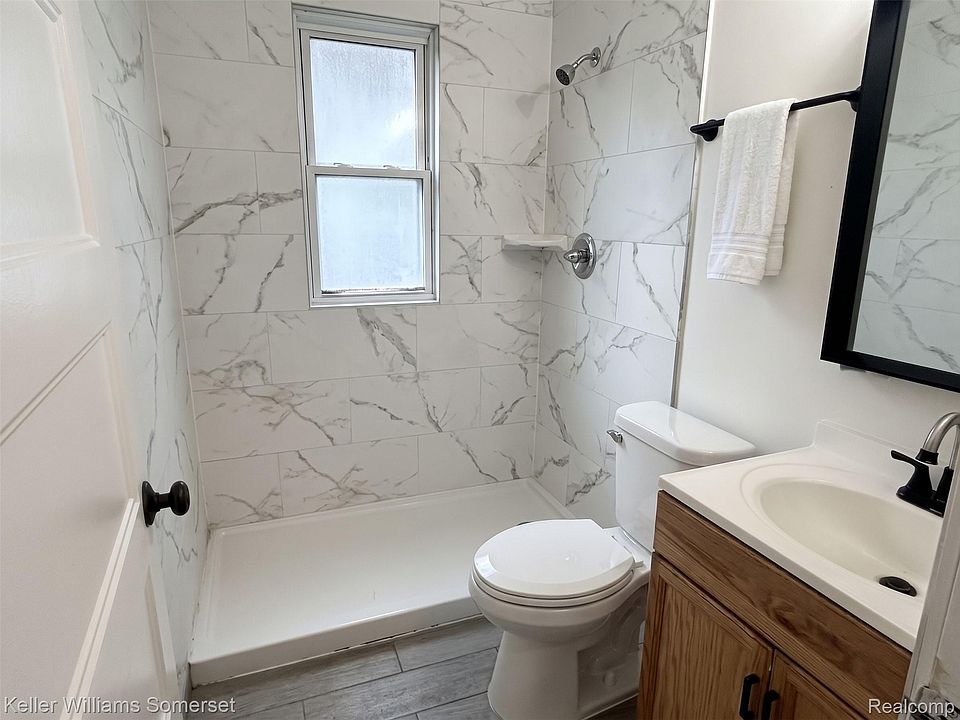 14219 Knox Ave, photo 8
