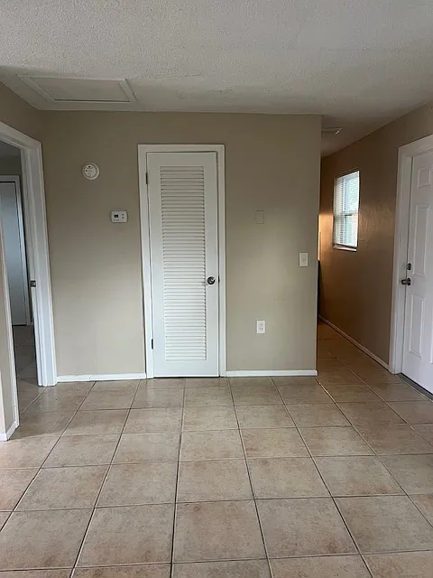 1 bed, 1000 sqft, $975 — Photo 4