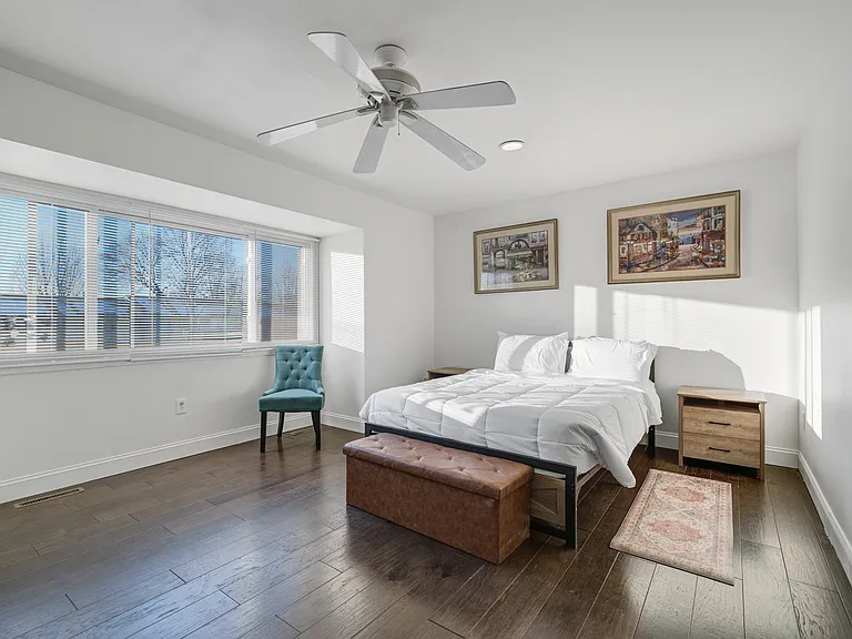 685 Ithaca Pl — Photo 13