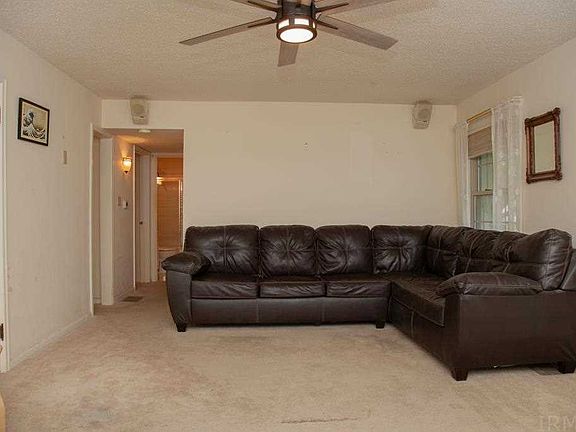 4th image of 2512 E Missouri St