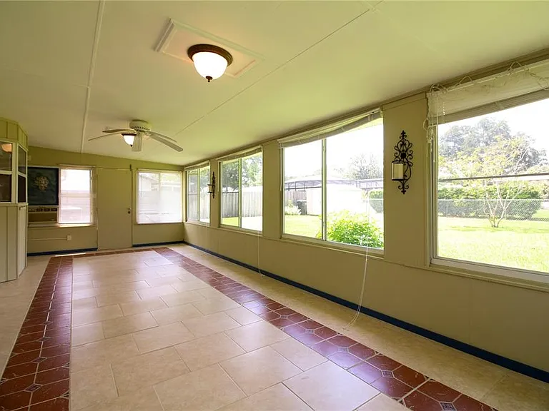 1311 Glenview Ln — Photo 30