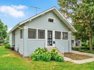 419 Hill Ave, Glen Ellyn, IL 60137