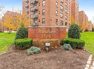 212-12 73rd Ave APT 1G, Oakland Gardens, NY 11364