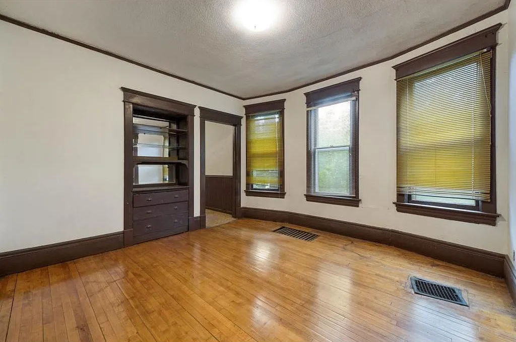 5 bed, 2.5 bath, $2,900 — Photo 1