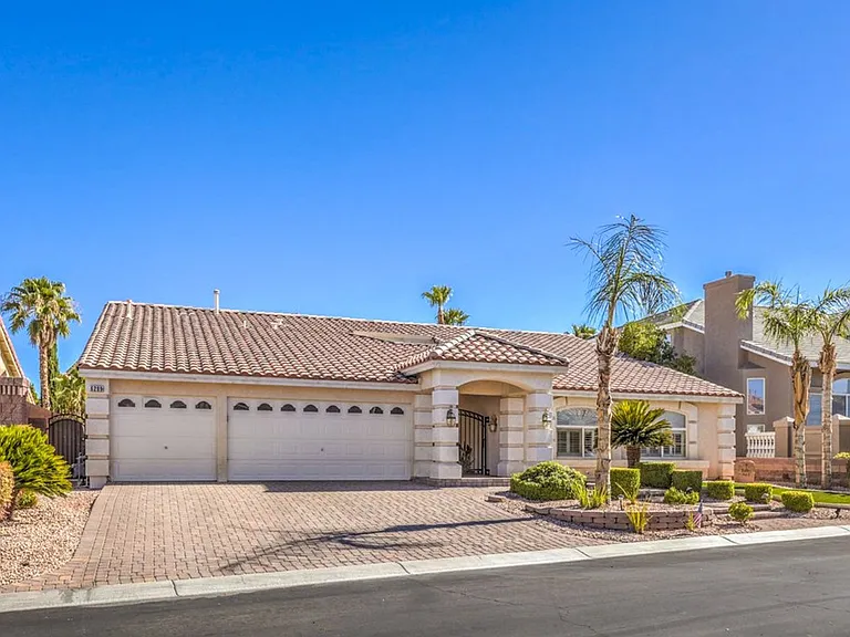 6299 Pale Pavilion Ave — Photo 3