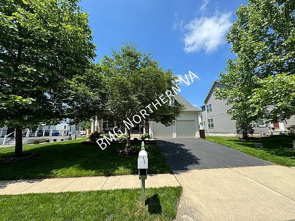 2nd image of 8930 Kingbird Ct