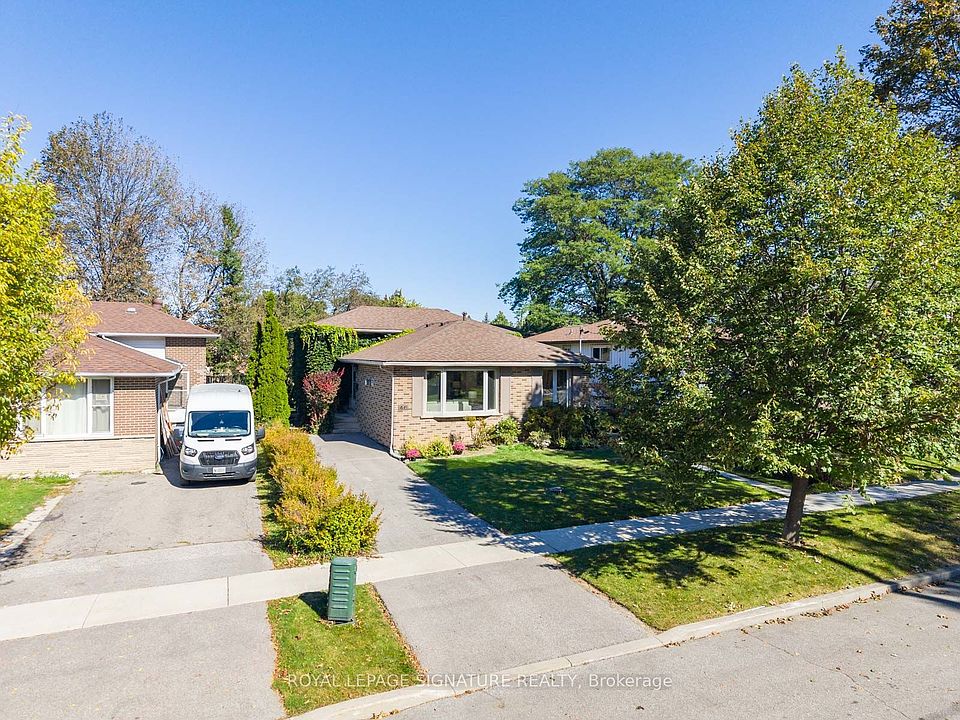 1st image of 46 Manorglen Cres