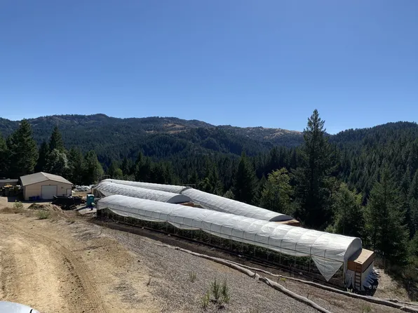 1815 China Mine Rd, Bridgeville, CA 95526