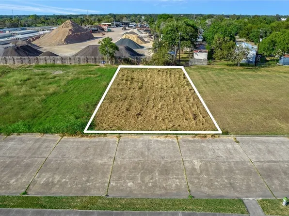 119 N Star Dr, Victoria, TX 77904