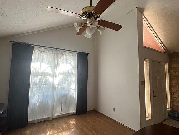 3rd image of 3119 Jenny Dr