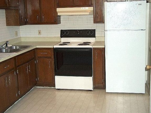 Kitchen and breakfast nook