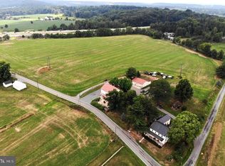 1592 Old Hershey Rd, Elizabethtown, PA 17022