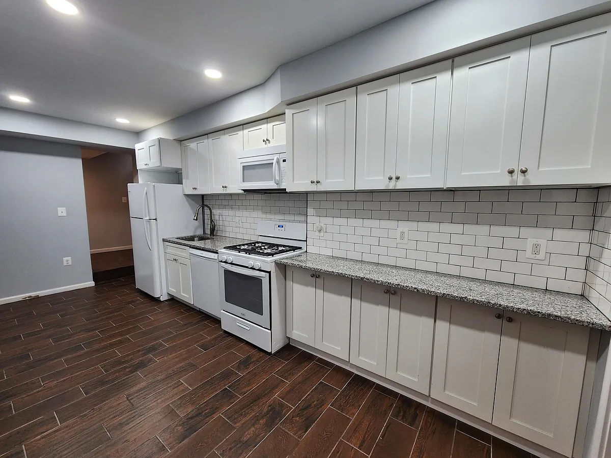 Building Photo - 107 S Wolfe St #1