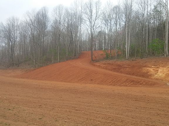 Driveway to middle homesite