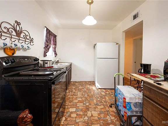 4th image of 201 McGregor St #203