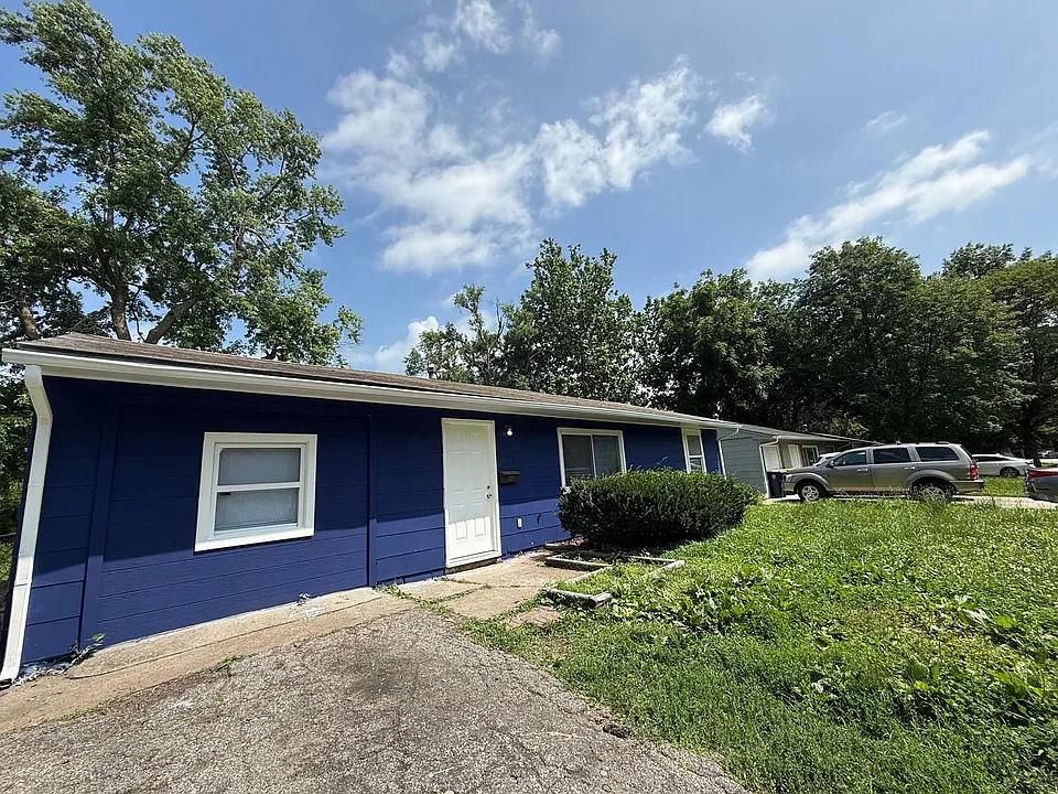 10919 Ewing Ave