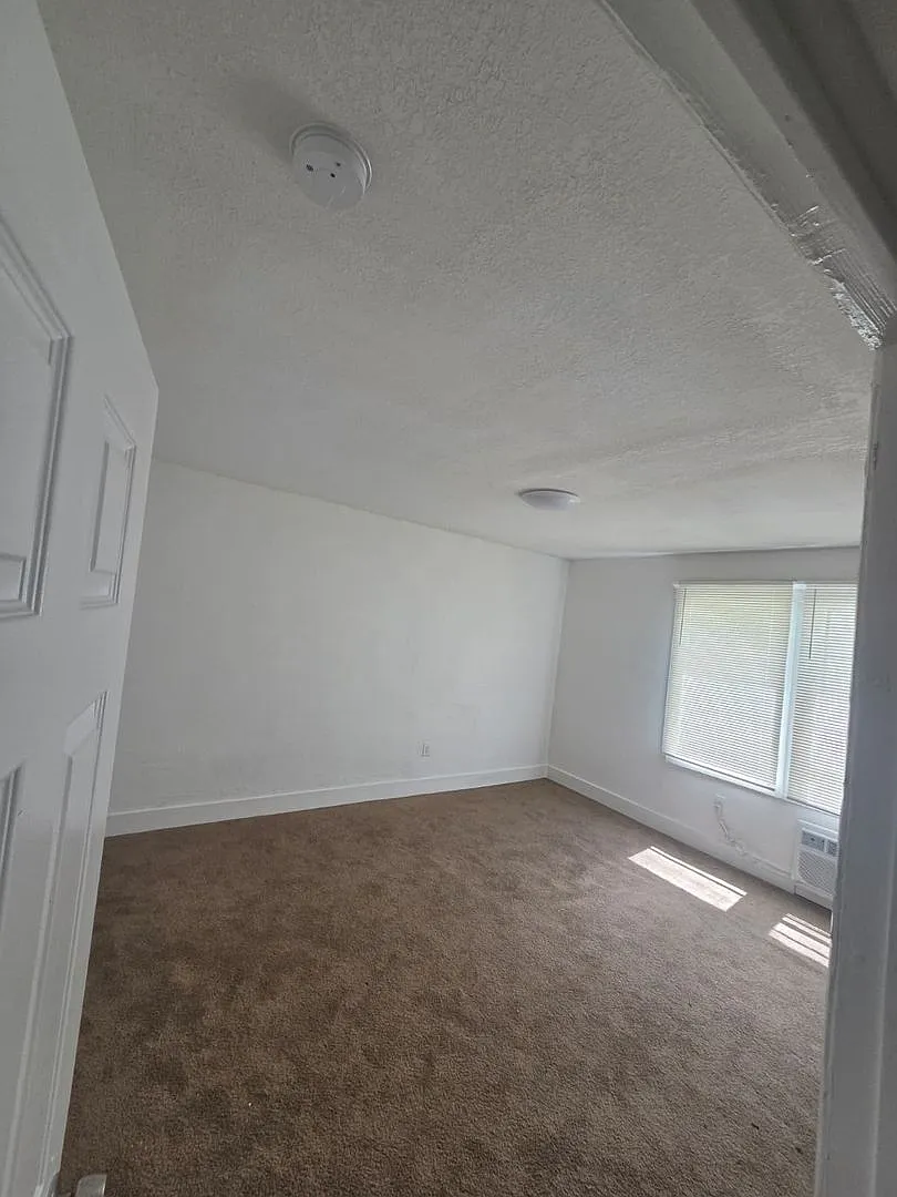 959 Vizcaya Apartments / Brick Five — Photo 4