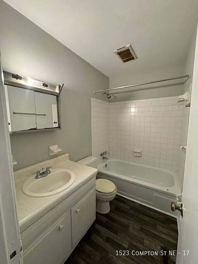 1523 Compton St NE — Photo 4