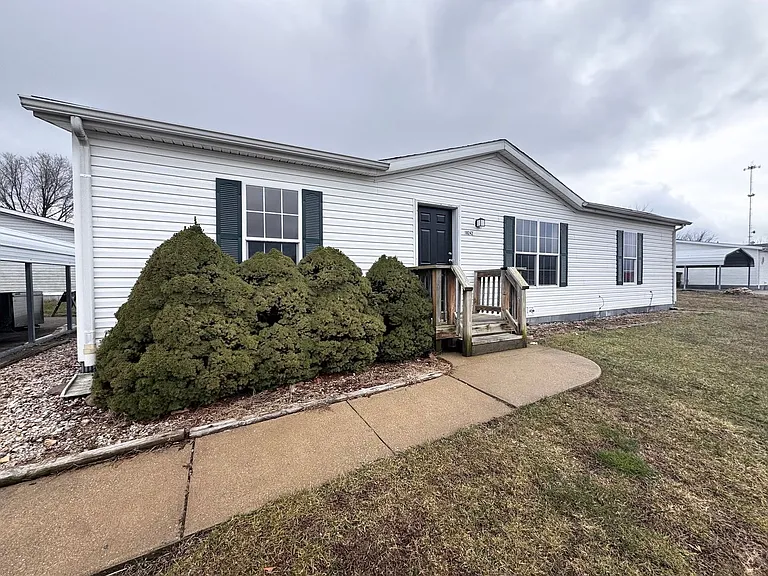 18242 Loyalty Ln — Photo 1