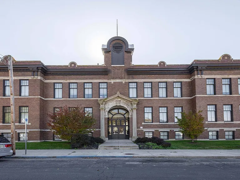 Nelsonville School Commons — Photo 27