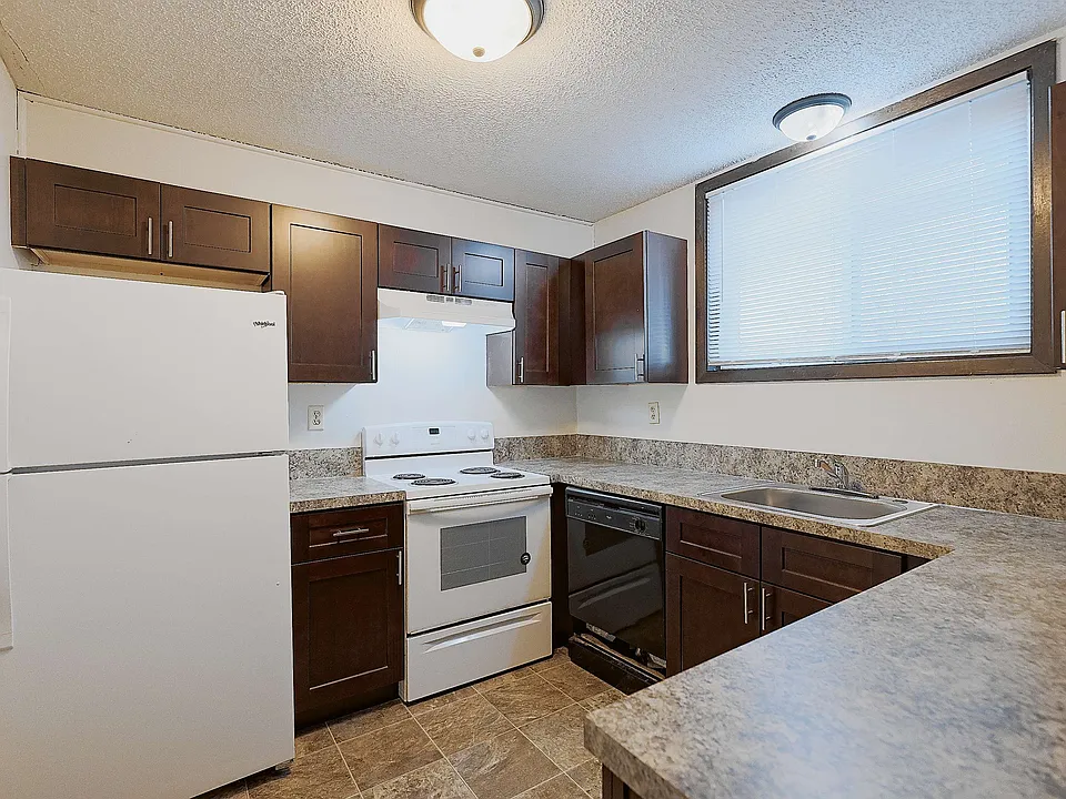 1149 E St #1