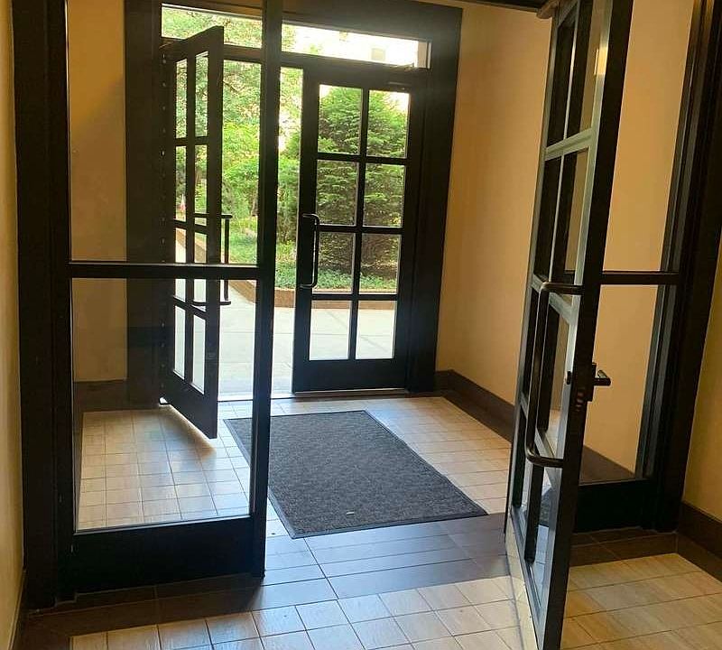 1st image of 4761 Broadway APT 5C