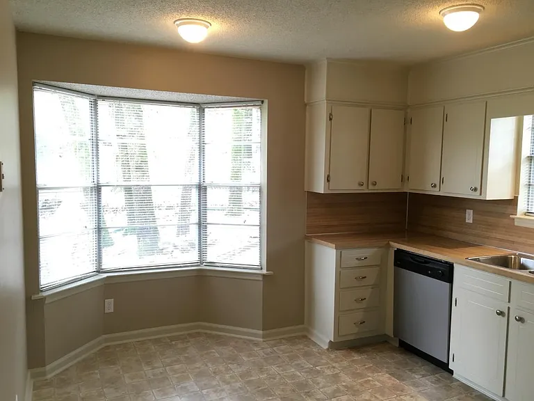 23 Feldspar Ct — Photo 2