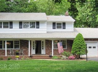 821 Arrow Ln, Ridgewood, NJ 07450