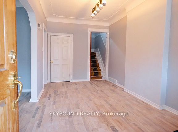 3rd image of 72 Somerset Ave #2