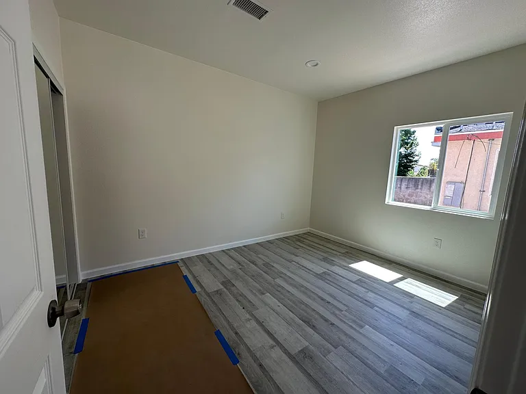 4491 Menlo Ave — Photo 8