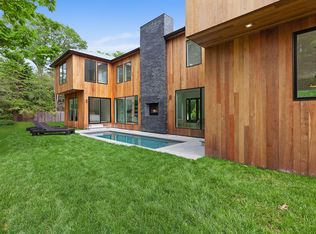 3 Turtle Pond Rd, Southampton, NY 11968