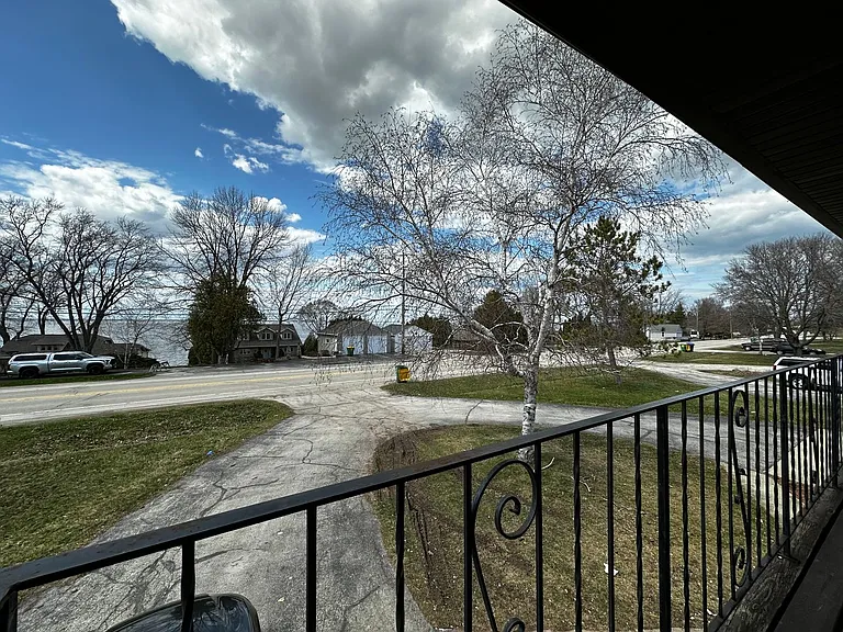 2746 Nicolet Dr — Photo 34