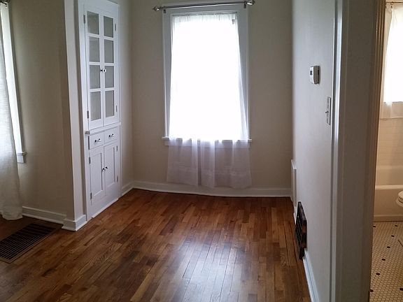 4th image of 102 E Prescott Ave