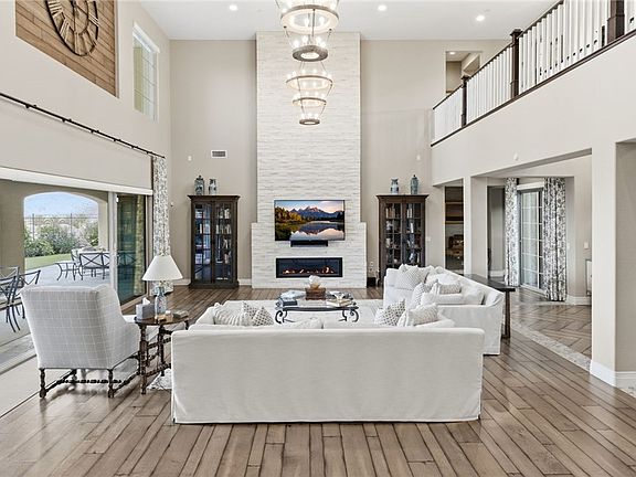 5th image of 8 Olympia Chase Dr