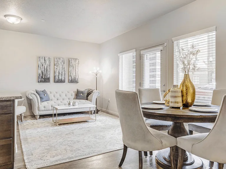 Avida Apartments — Photo 47