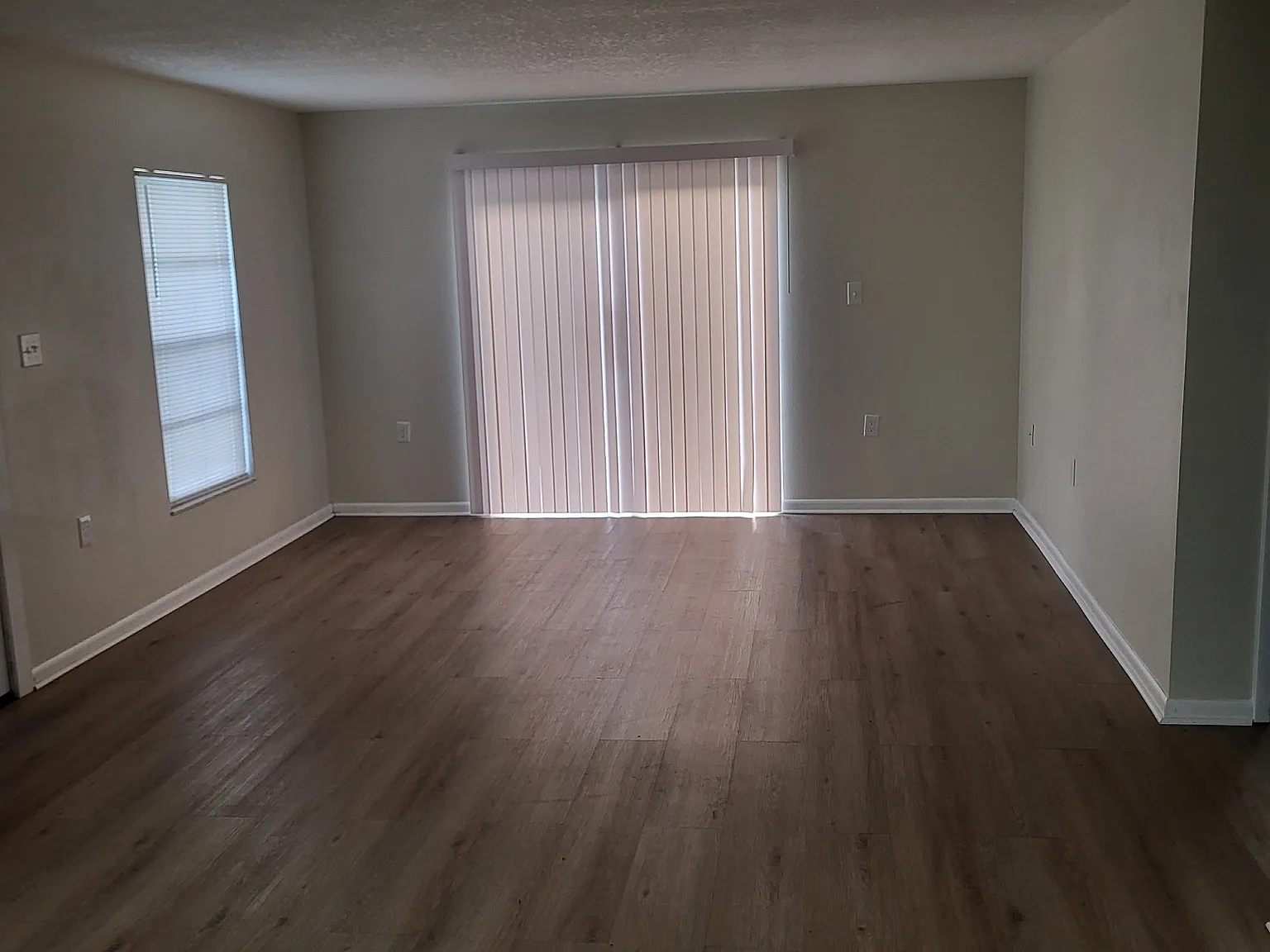 2 bed, 1020 sqft, $1,295 — Photo 2