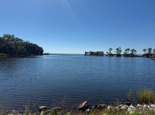 34 Meigs Dr #B, Shalimar, FL 32579