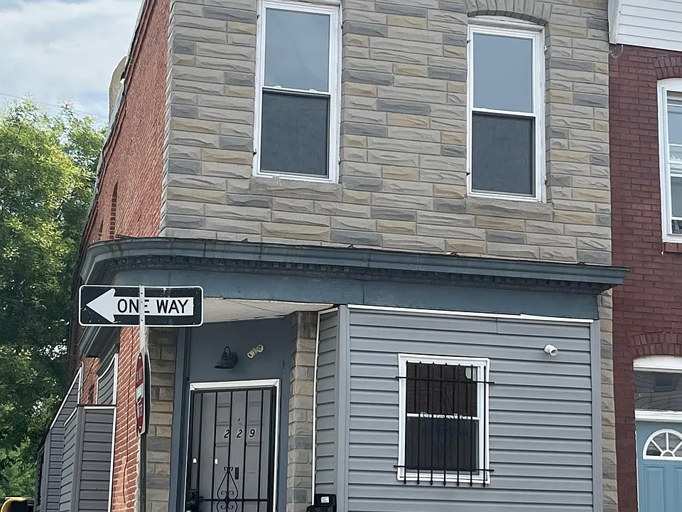 229 N Curley St