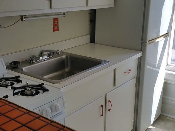 4th image of 529 N Weber St APT 4