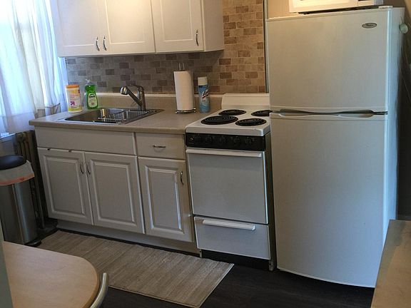 4th image of 3332 N Park Ave