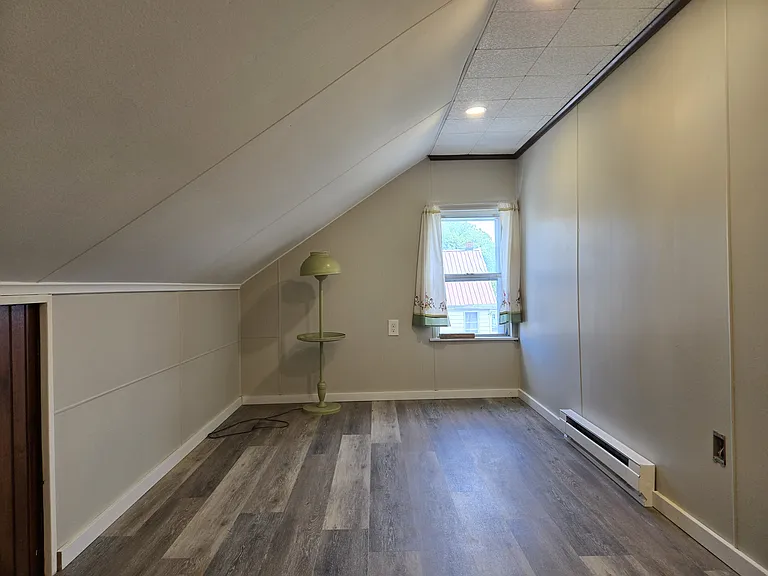 Bedroom 2, Side 1