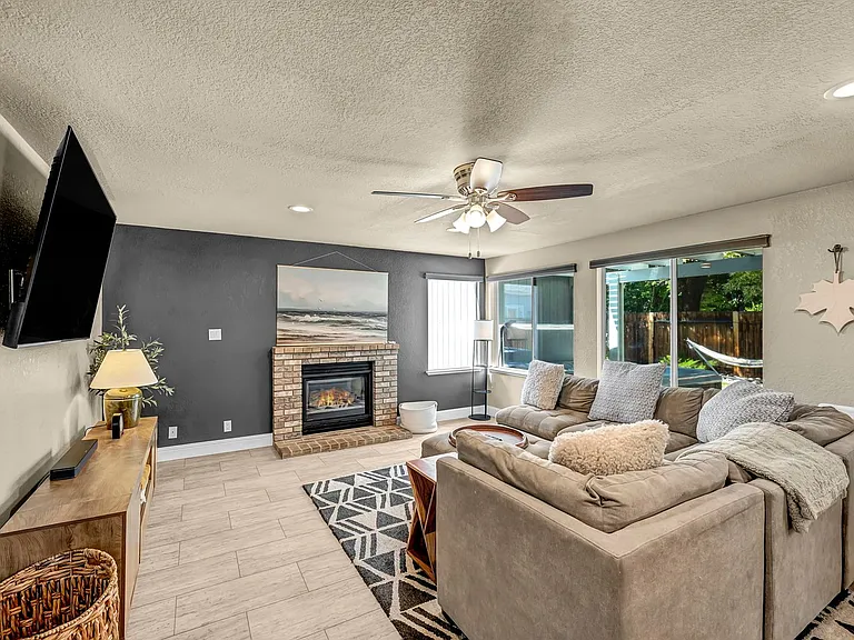 5045 Pradera St — Photo 18