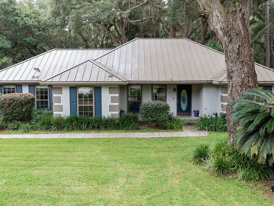 1st image of 49 River Bend Dr