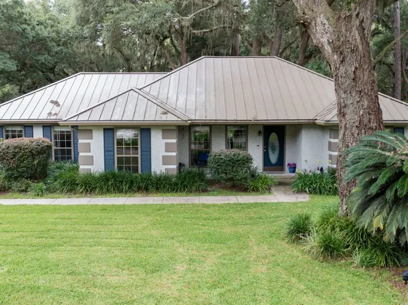 49 River Bend Dr, Saint Marys, GA 31558