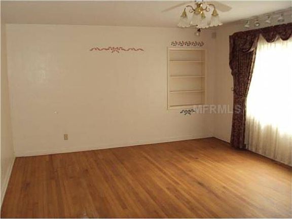 2nd image of 150 E 1st St