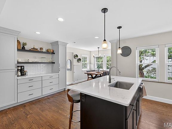4th image of 520 Sunningwell Dr